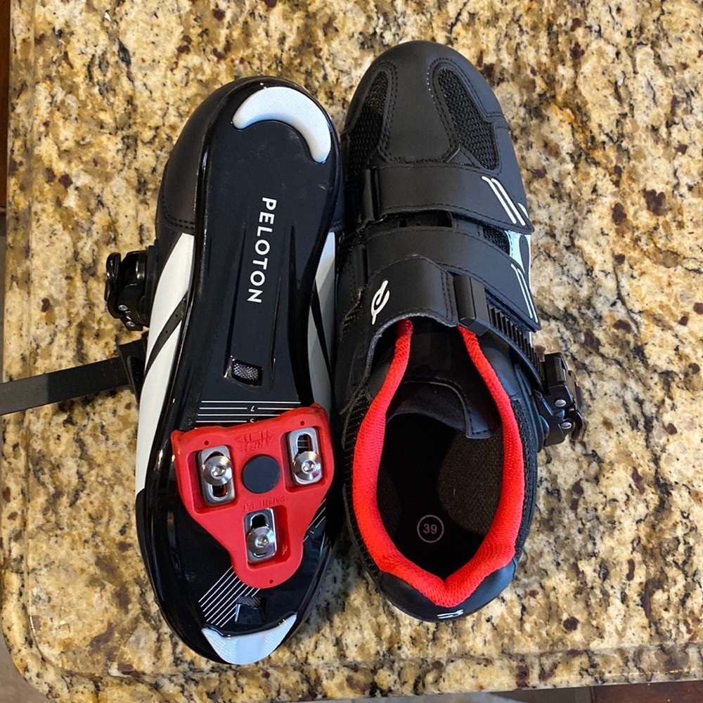 Peloton cycling shoes with cleats, new